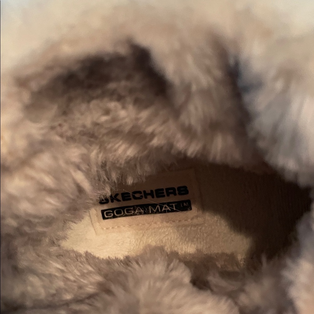 Skechers Women's Beige Fur-Lined GOGA MAT Winter Boots - Picture 3 of 8